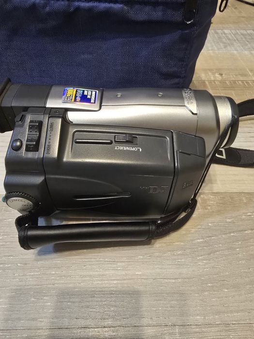 Vând cameră video Medion