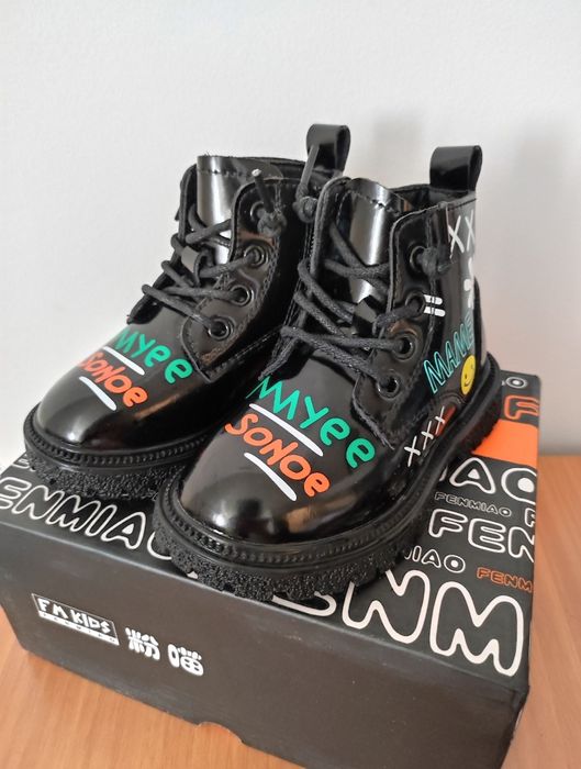 Продам детскую обувь