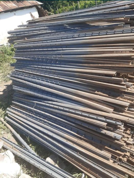 Șpalieri de beton și metalici de vânzare selectati