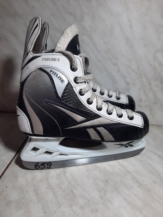 Patine hochey hochei 659 Reebok marime 38 (25  cm)