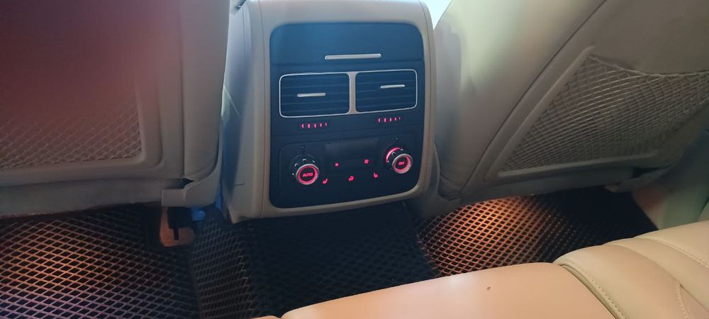 Сотилади Volkswagen touareg 2013 й