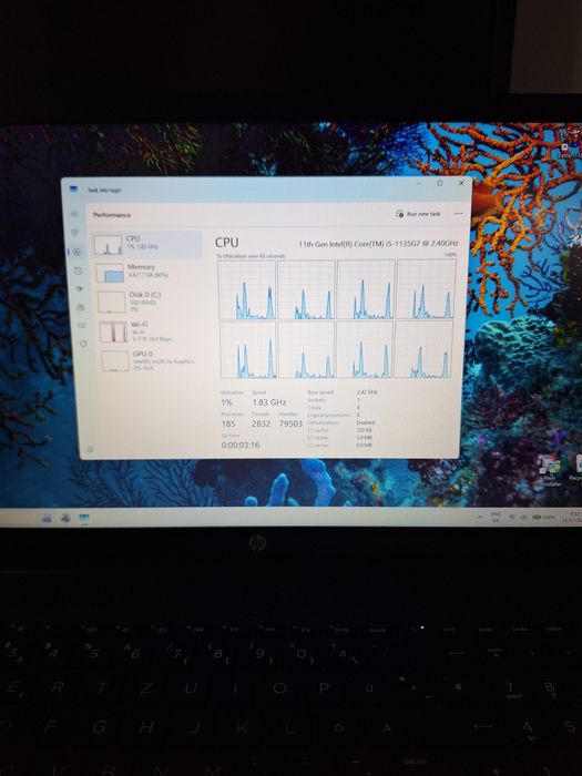 Laptop HP 17 , i5-1135G7 , 8 GB ram,  ssd NVMe 256 GB,  17.3"