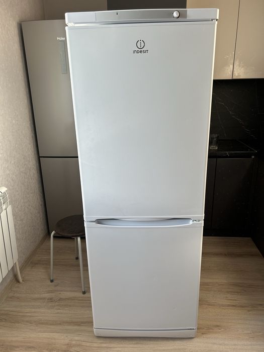 Продам холодильник INDESIT
