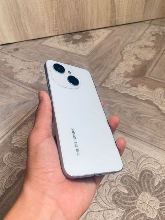 Продам телефон Tecno