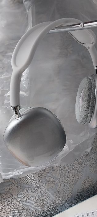 P9 Наушник Новая цена !