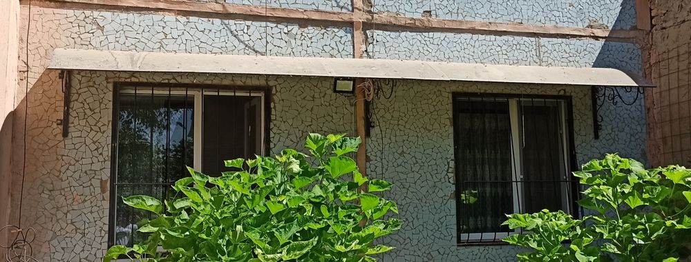 Продаётся готовый навес. Защита от солнца, дождя.