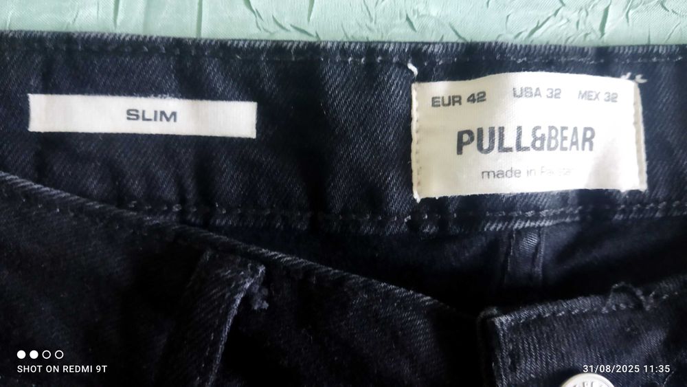 Къси мъжки дънки pull/bear ,размер 42,без следи от употреба.