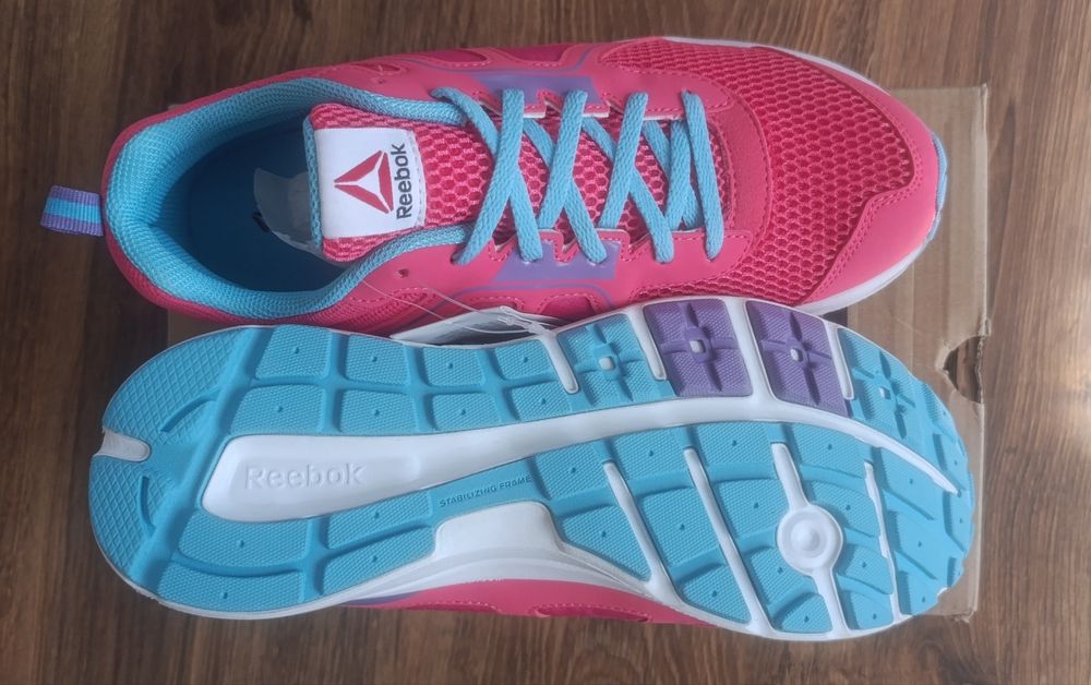 Нови маратонки Reebok N39