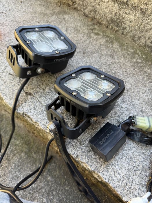 продавам фарове DENALI D4 LED Light Pods