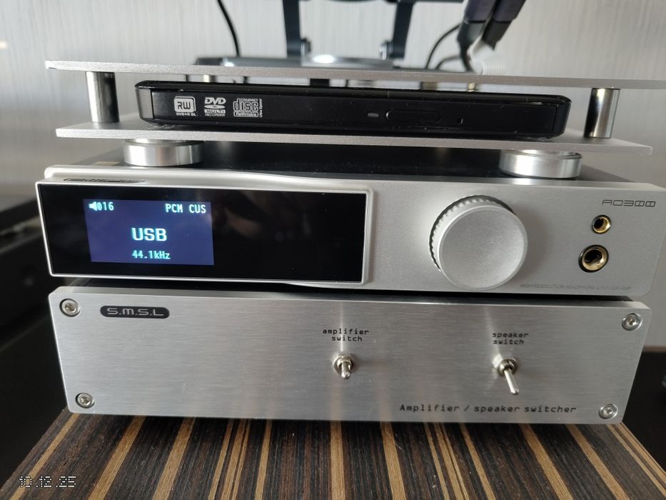 Усилитель со встроенным цапом  SMSL AO300