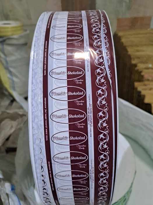 Konfetlar uchun tayyor etiketkalar sotiladi