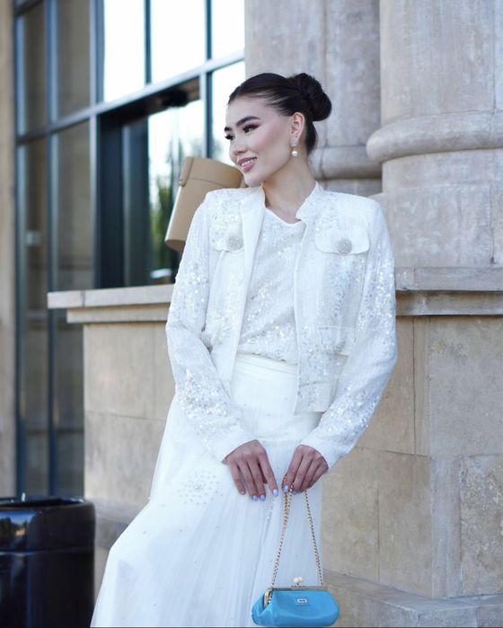 тройка Lusabitovna