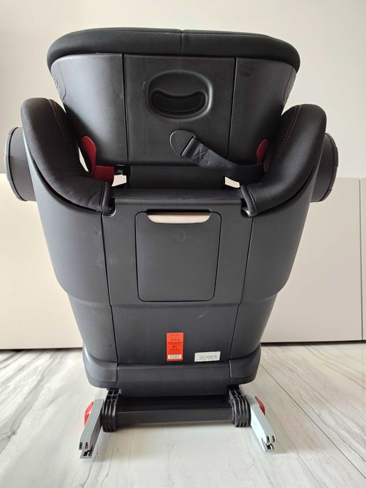 Britax Romer Kidfix III - детски стол за кола със подложка
