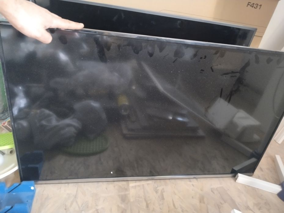 2 телевизора на запчасти