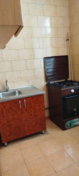 2-х комнатная квартира, в Миробадском районе, на первом этаже.