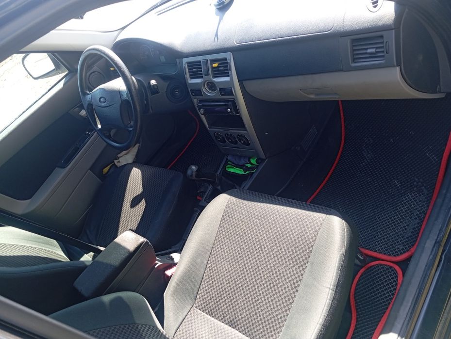 Продам Приору универсал