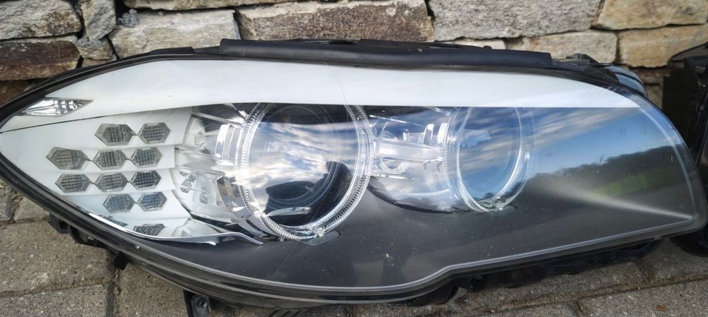 Продавам предни фарове на BMW