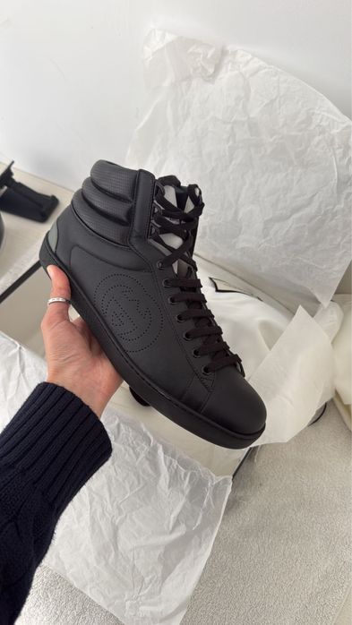 Продаю кеды В оригинале Gucci