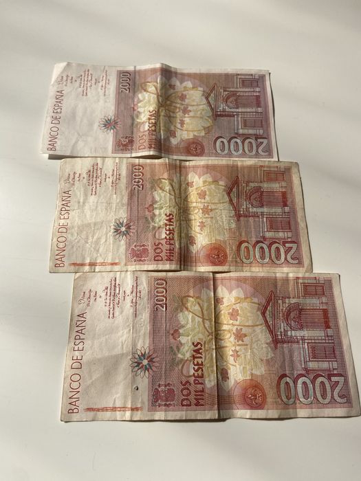 3*2000 песети Испания