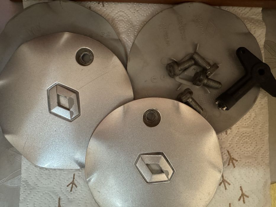 Гуми с джанти за Рено Сценик 185/65/15 M+S