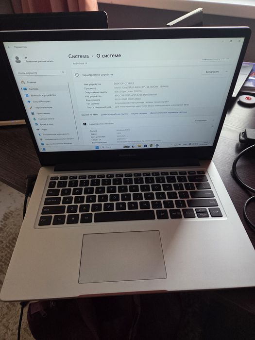 RedmiBook 14 в хорошем состоянии.