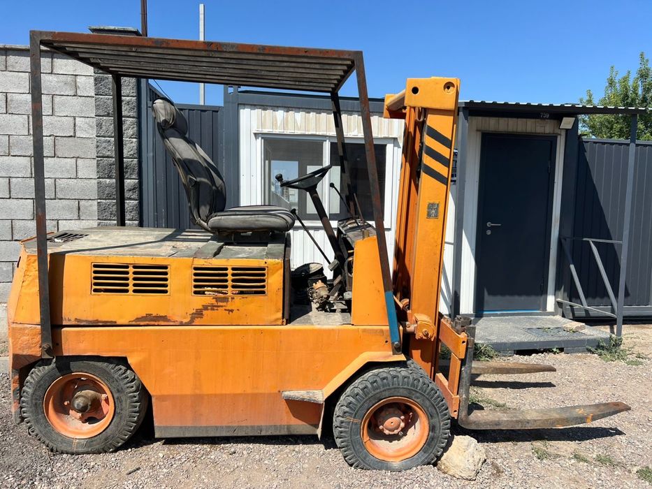 Кара 3т, Погрузчик вилочный