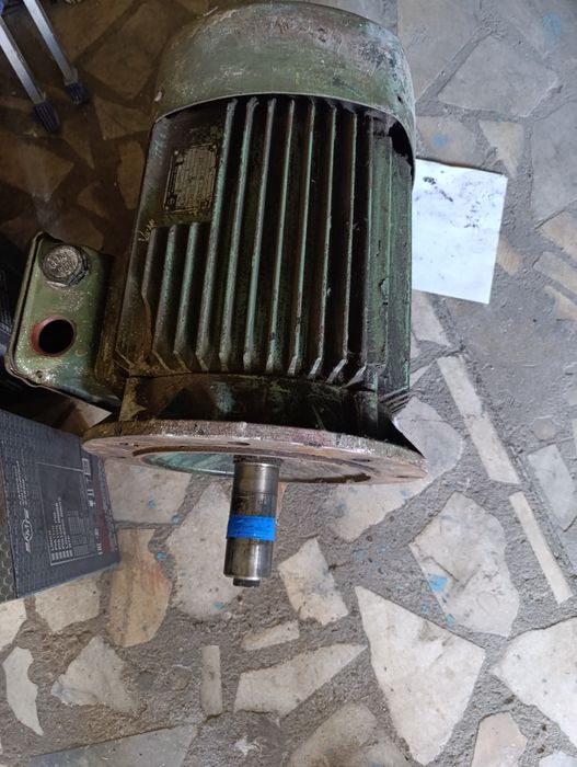 Продам электродвигатель.