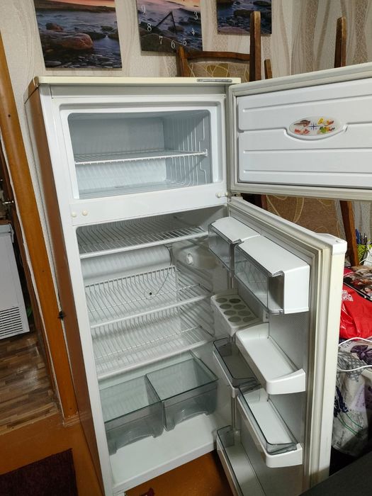 Продаётся холодильник Атлант