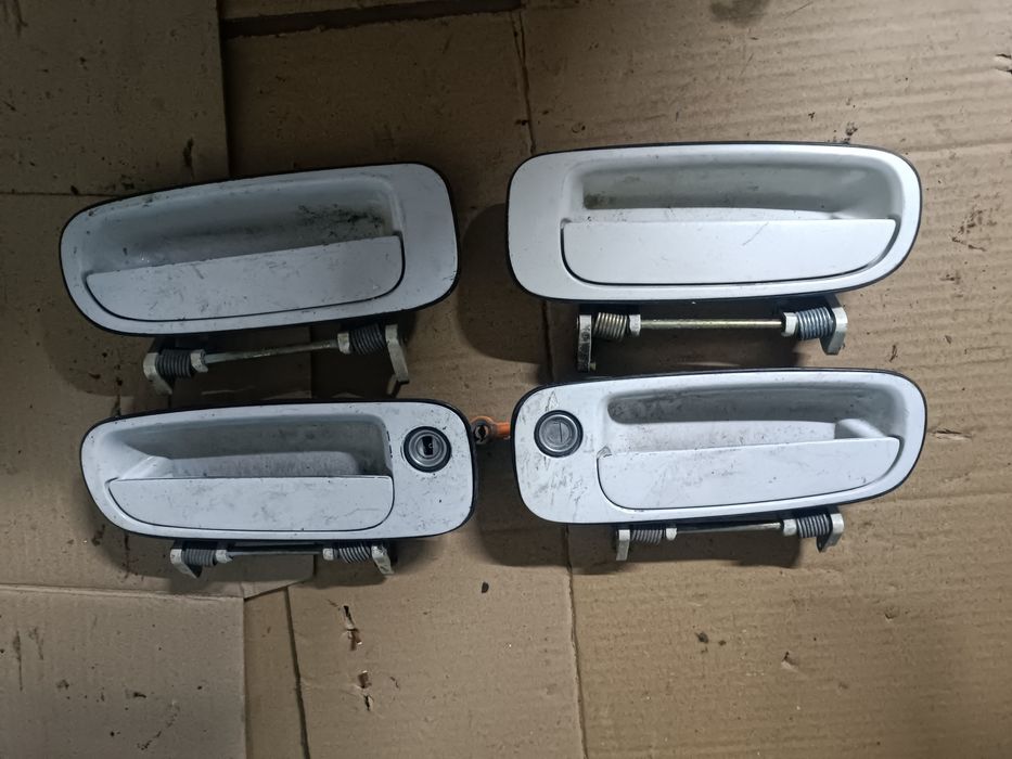 Ручки Ниссан Тойота