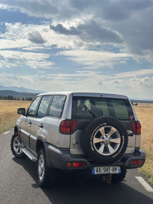 Nissan terrano 2        3.0 diesel 154 cp