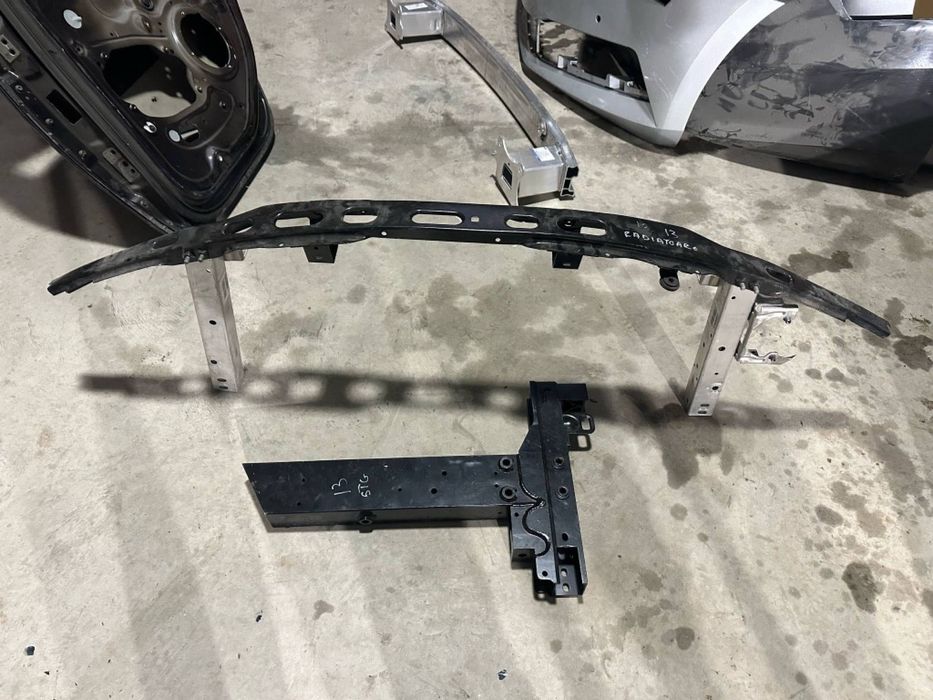 Suport radiatoare / armatura / cap lonjeron stanga BMW I3