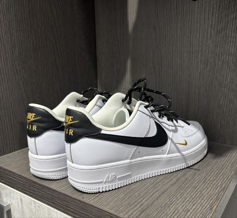 nike air force 1  white /black/gold