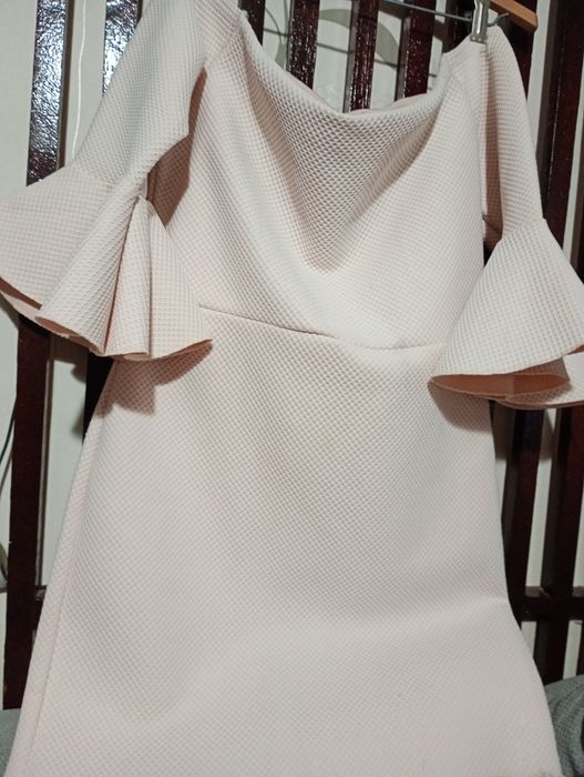 Rochie eleganta mărimea M, material plin