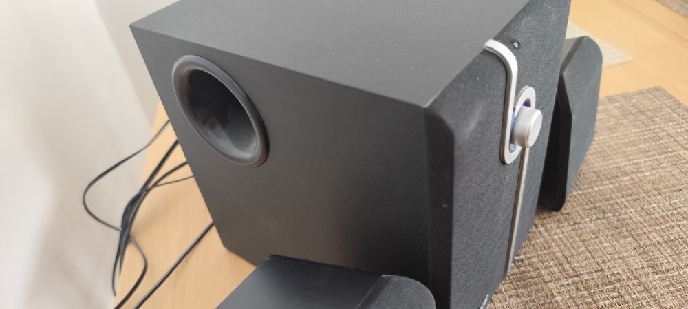 Продавам субуфер