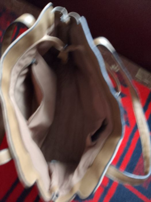 Geantă încăpătoare din piele