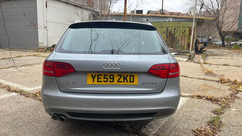 Dezmembrez/Dezmembrari Audi A4 B8 S-line 2.0 Tdi CAGA 143cp 2009 LX7V