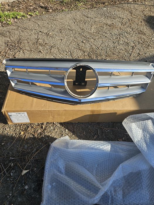 Решетка за С-класа W204