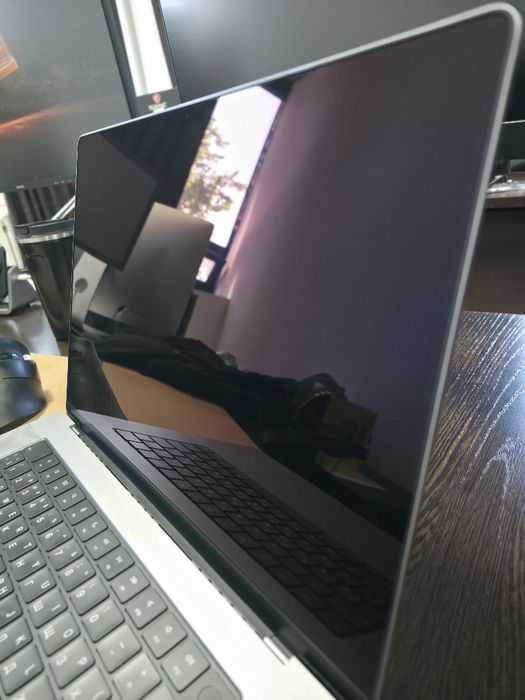Macbook pro 16 16/512 полный комплект срочно цена на пару дней