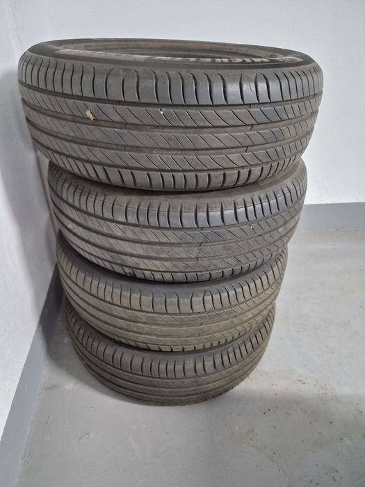 Set 4 anvelope vară Michelin Primacy 4 - 195/65 R15 91H 
​Descriere:
