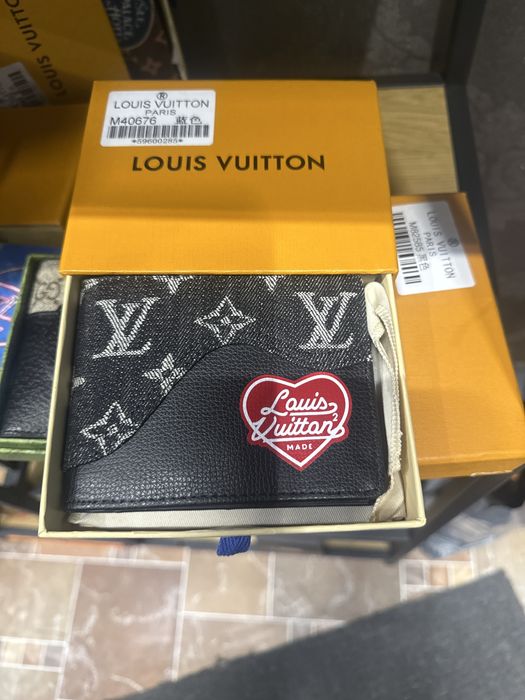 Продавам Кожен партфеил на GUCCI  и Goyard