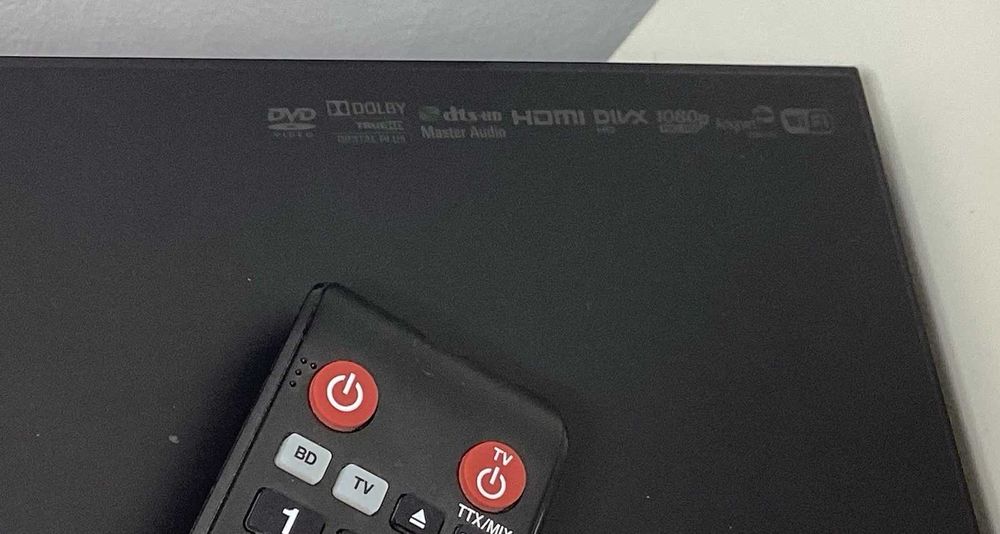 Recorder Blu-ray 3D, digital cu (HDD) - tuner TV digital HD
