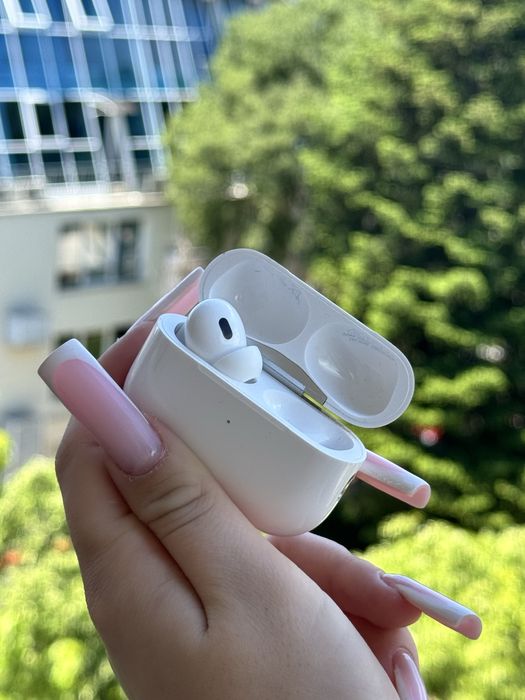 AirPods Pro 2nd gen Type C - кейс + лява слушалка