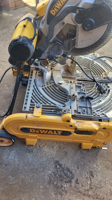 Vînd circular Dewalt defect