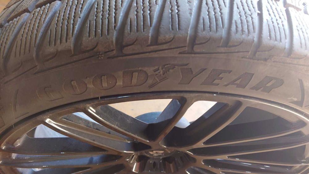 Гуми с джанти 22 цола ЕТ 20 за Audi SQ7