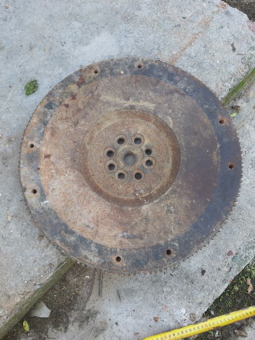 Маховик 144 тишли ,эни 42см