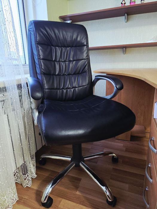 Продам офисное кресло