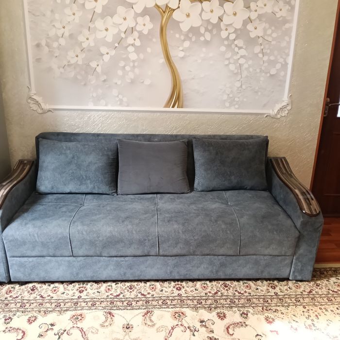 Диван в хорошем состоянии