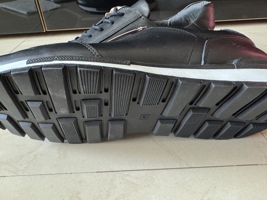 Нови обувки от естествена кожа 41 номер