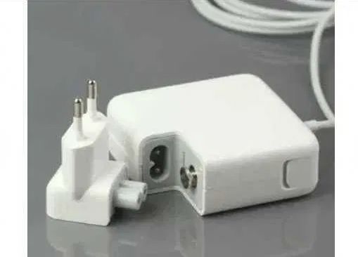 Зарядка блок питания на макбук/macbook .