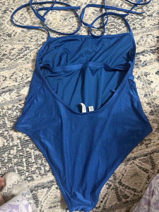 новый купальник calvin klein размер L